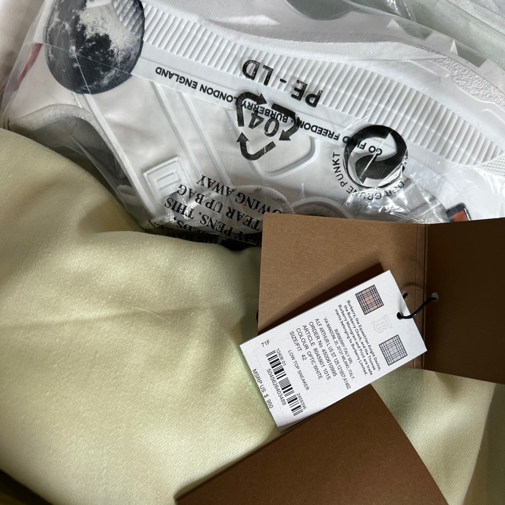 Burberry Arthur Sneakers w/tags - Picture 9 of 14